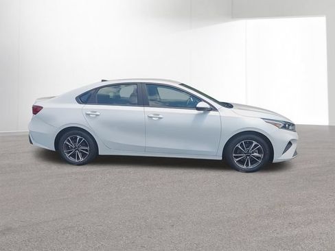 Used 2023 Kia Forte LXS w/ LXS Technology Package FWD image 10