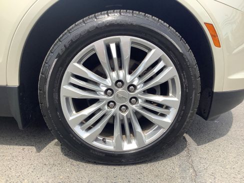 Used 2017 Cadillac XT5 Premium Luxury image 23