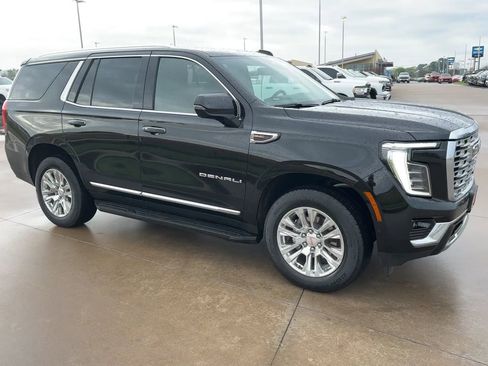 Used 2025 GMC Yukon Denali image 3