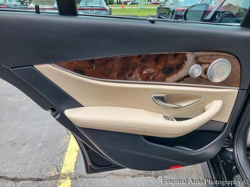 Used 2020 Mercedes-Benz E 450 4MATIC Wagon image 20