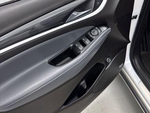 Used 2020 Buick Enclave Essence w/ Sound and Sites Package image 14