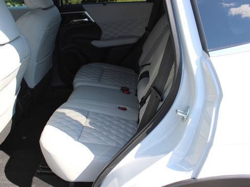 Used 2024 Mitsubishi Outlander SEL AWD/4WD image 10