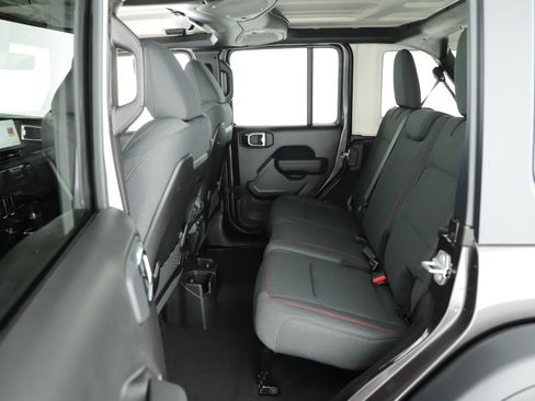 New 2025 Jeep Wrangler Unlimited Rubicon w/ Technology Group image 15