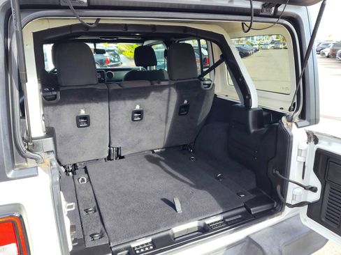 Used 2018 Jeep Wrangler Unlimited Sport S image 6