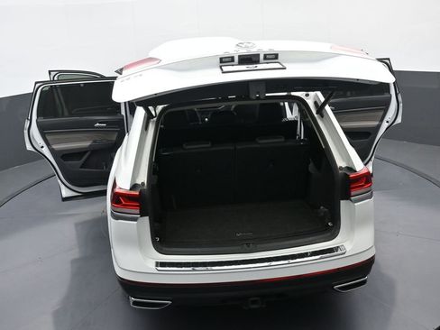 Used 2021 Volkswagen Atlas SE w/ Towing Package FWD image 42