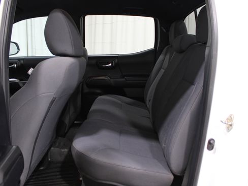 Used 2019 Toyota Tacoma TRD Off-Road image 24