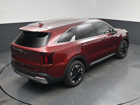 Certified 2025 Kia Sorento S FWD image 24