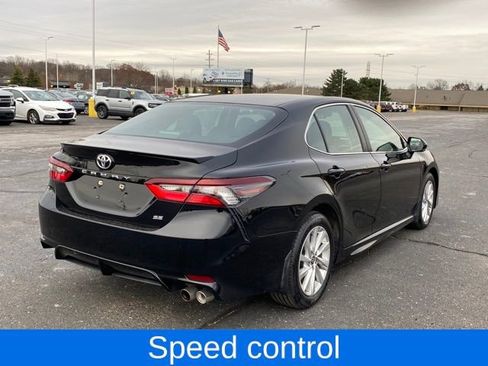 Used 2023 Toyota Camry SE image 3