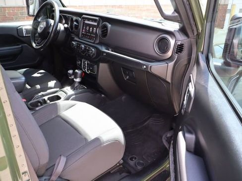 Used 2023 Jeep Gladiator Sport AWD/4WD image 46