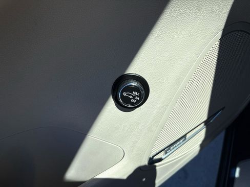 Used 2023 Buick Envision Avenir image 14