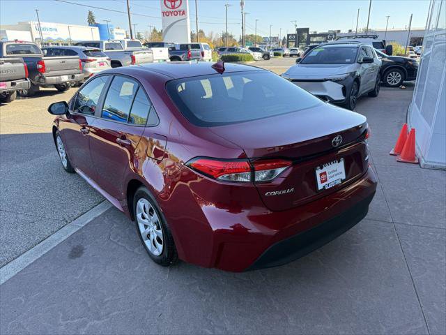 Certified 2025 Toyota Corolla LE FWD image 5