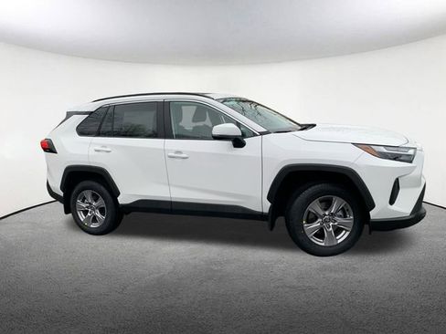 New 2025 Toyota RAV4 XLE image 15