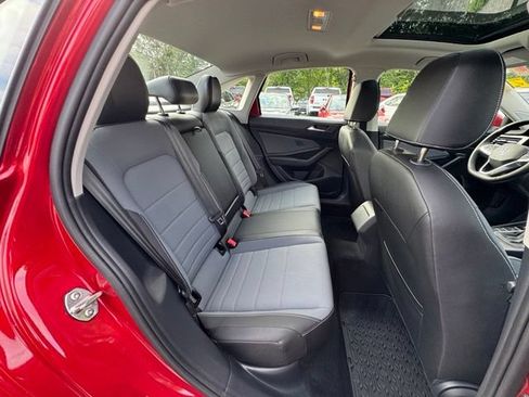 Certified 2025 Volkswagen Jetta SE FWD image 20