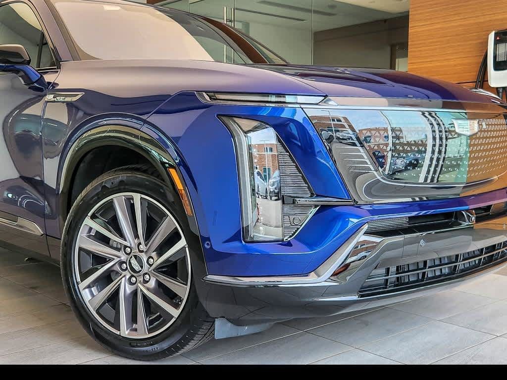 Certified 2026 Cadillac Vistiq Premium Luxury w/ LPO, Floor Liner Package AWD/4WD image 2