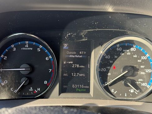 Used 2017 Toyota RAV4 Limited image 10