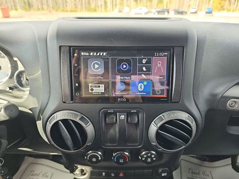 Used 2018 Jeep Wrangler Sport image 27