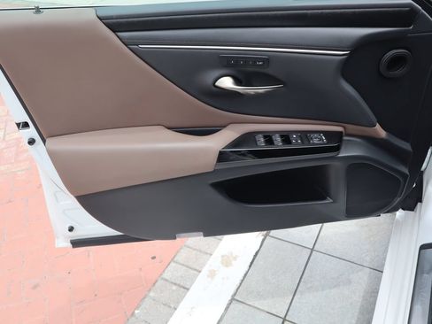 Used 2023 Lexus ES 300h w/ Premium Package FWD image 20