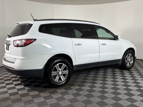 Used 2017 Chevrolet Traverse LT FWD image 7
