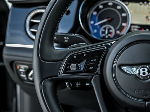 Used 2020 Bentley Bentayga AWD/4WD image 31
