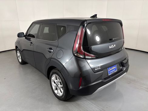 Used 2023 Kia Soul LX w/ LX Technology Package FWD image 6