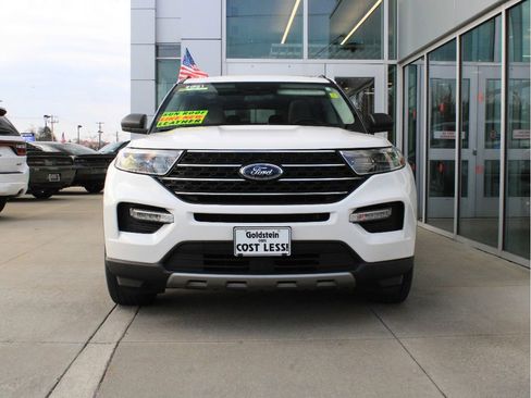 Used 2021 Ford Explorer XLT w/ Equipment Group 202A AWD/4WD image 2