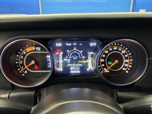 Used 2021 Jeep Wrangler Unlimited Sahara AWD/4WD image 16