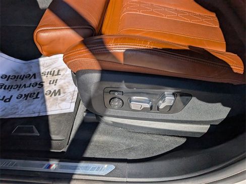 Used 2019 BMW X5 xDrive40i w/ M Sport Package image 11