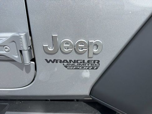 Used 2021 Jeep Wrangler Unlimited Sport AWD/4WD image 10