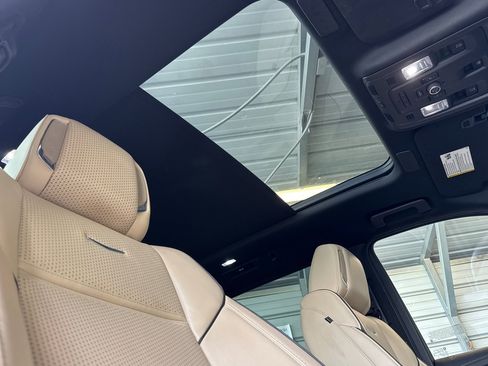 Certified 2024 Cadillac Escalade Premium Luxury image 18
