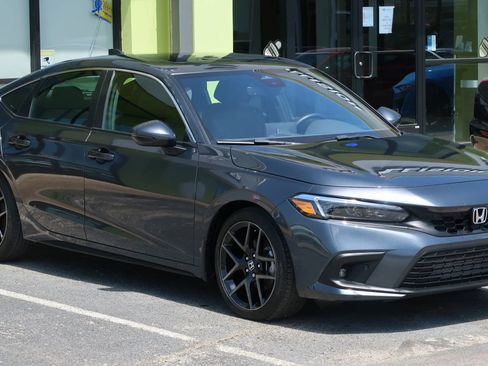 Used 2022 Honda Civic Sport Touring image 5