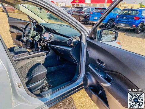 Used 2021 Nissan Kicks SV FWD image 12