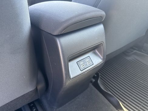 Used 2025 Toyota Corolla LE image 15