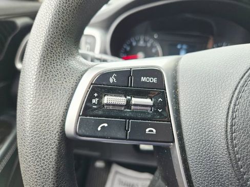 Used 2019 Kia Sorento FWD V6 image 21