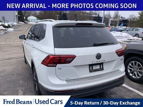 Certified 2024 Volkswagen Tiguan SE image 4