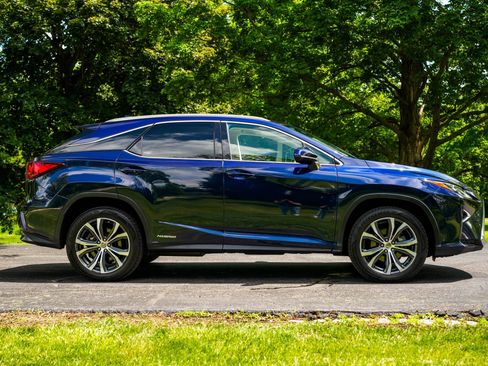 Used 2017 Lexus RX 450h AWD w/ Accessory Package image 4