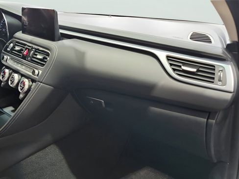 Used 2023 Genesis G70 2.0T image 15