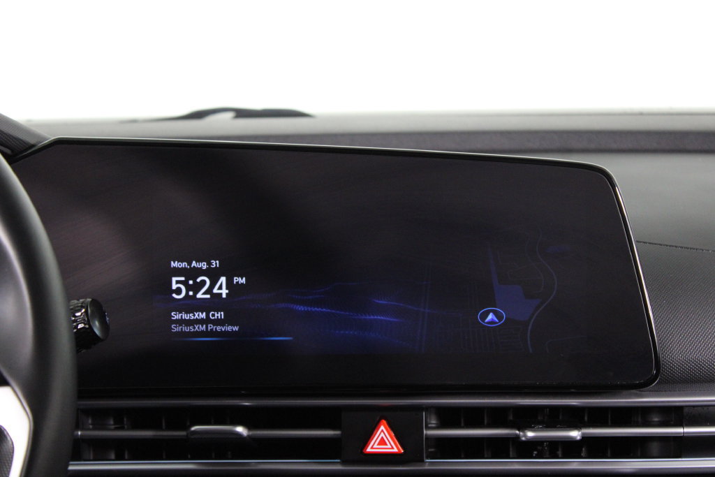 Used 2023 Hyundai Elantra Limited FWD image 9