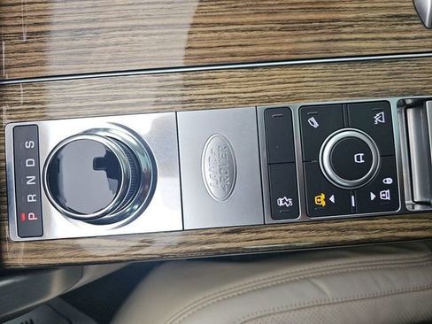 Used 2018 Land Rover Range Rover Supercharged image 34