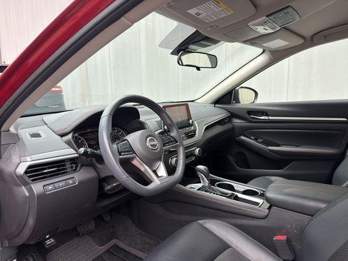 Certified 2024 Nissan Altima 2.5 SR FWD image 10