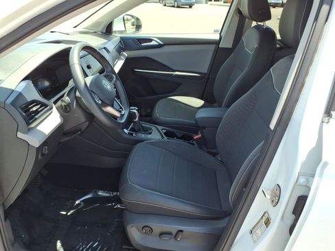 Certified 2023 Volkswagen Taos SE FWD image 19