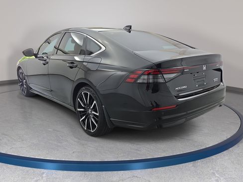 Used 2024 Honda Accord Touring image 7