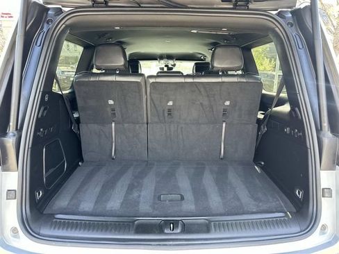 Certified 2024 Jeep Wagoneer Series II w/ Flexible Seating Group AWD/4WD image 17