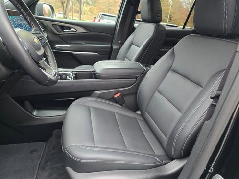 Certified 2025 Chevrolet Traverse LT image 12