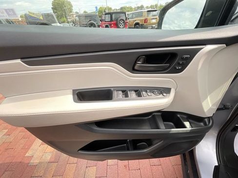 Certified 2025 Honda Odyssey EX-L image 10