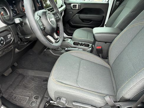 Used 2026 Jeep Wrangler Sport AWD/4WD image 15