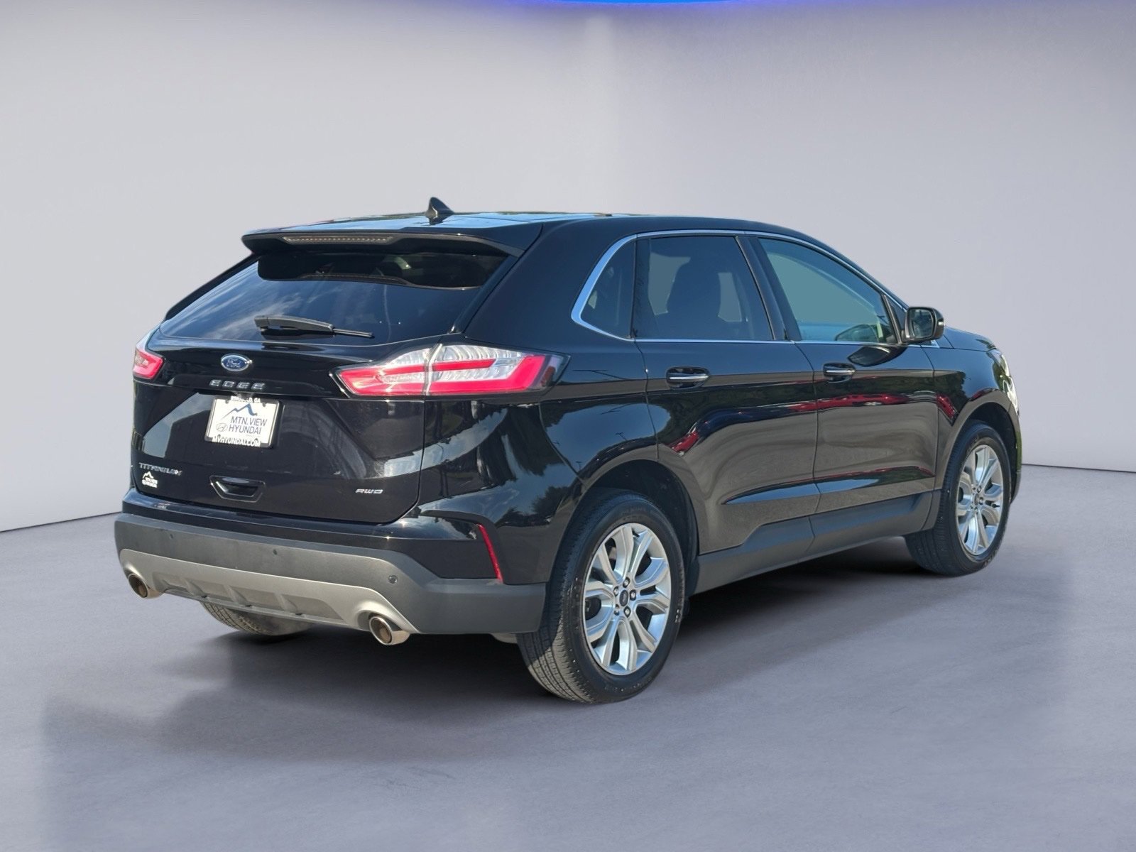 Used 2022 Ford Edge Titanium w/ Equipment Group 301A AWD/4WD image 6