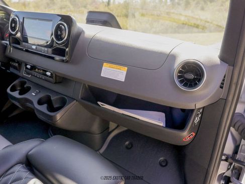 Used 2025 Mercedes-Benz Sprinter 2500 image 68