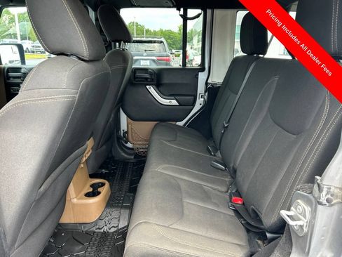 Used 2016 Jeep Wrangler Unlimited Sahara w/ Max Tow Package AWD/4WD image 12