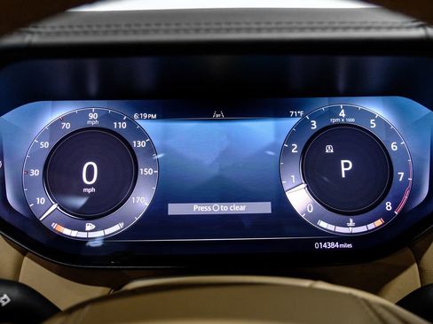 Used 2024 Land Rover Range Rover Long Wheelbase Autobiography AWD/4WD image 16