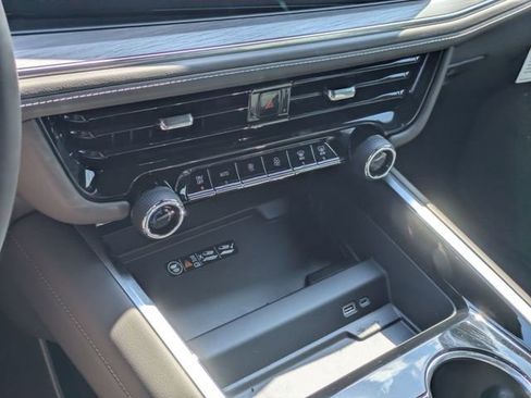 New 2026 Chevrolet Suburban LT w/ Comfort Package AWD/4WD image 21